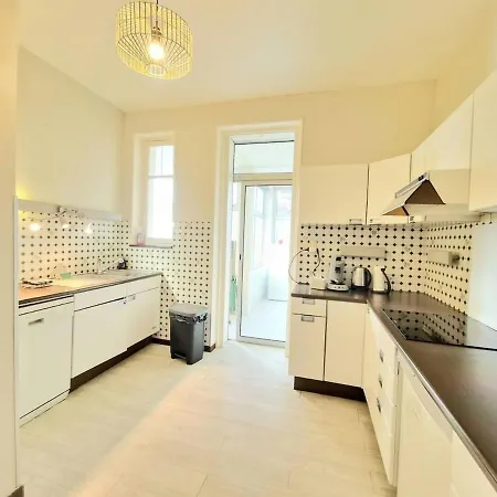 Avec Terrasse En Plein Centre Апартаменты