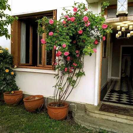 Апартаменты Avec Terrasse En Plein Centre *