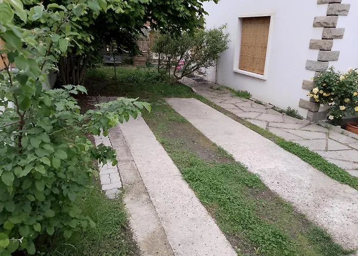 Апартаменты Avec Terrasse En Plein Centre *